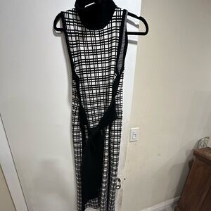 Toccin Elegant Asymmetrical Black and White Dress
